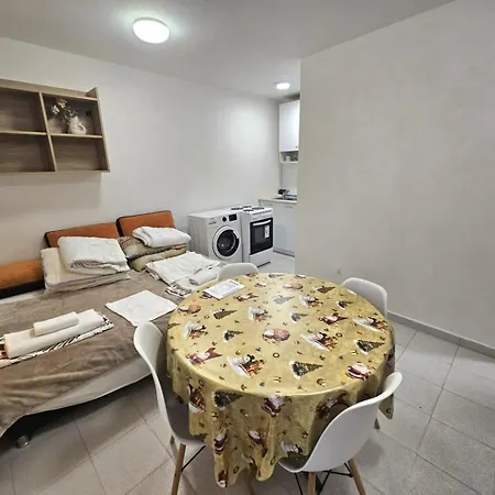 Apartment Simple & For Adventures *